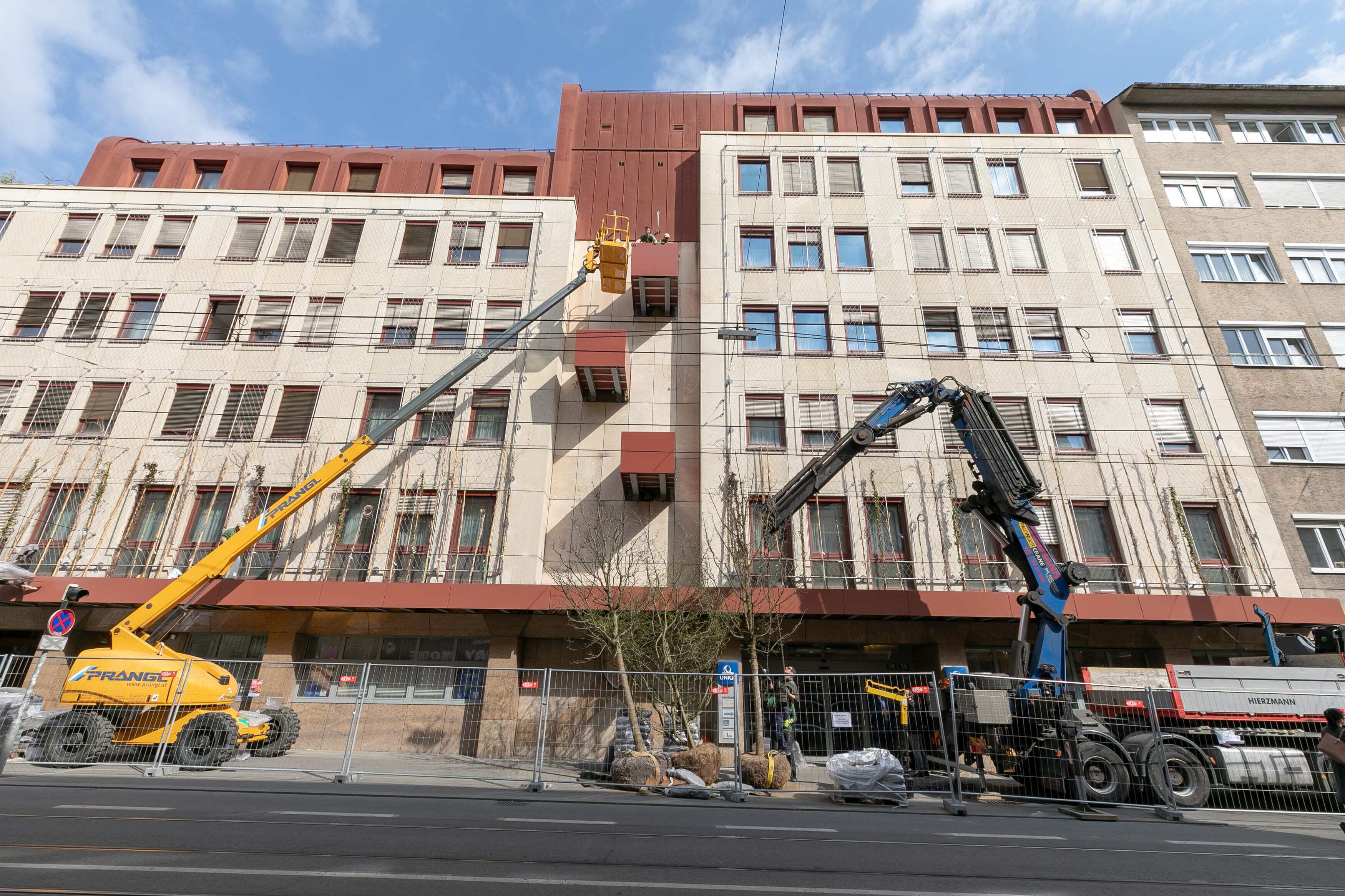 Greenwall-Annenstrasse-Building_Phase_2019-3-min